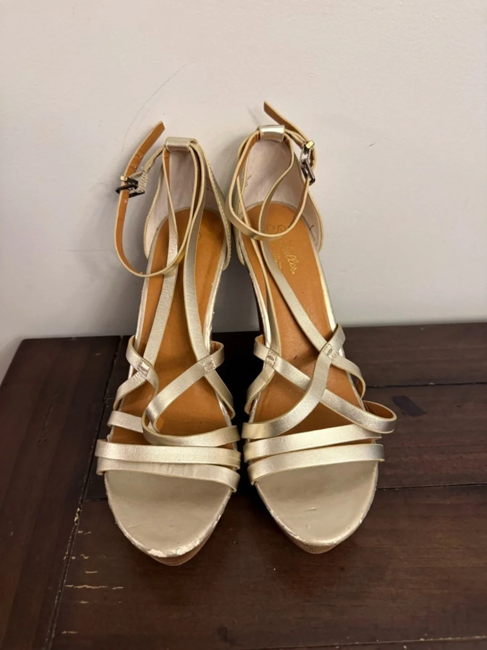 Seychelles stylish metallic
